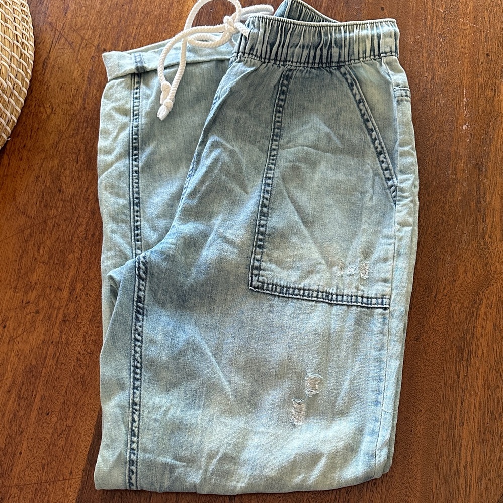 Aerie Light Wash Boyfriend Jeans